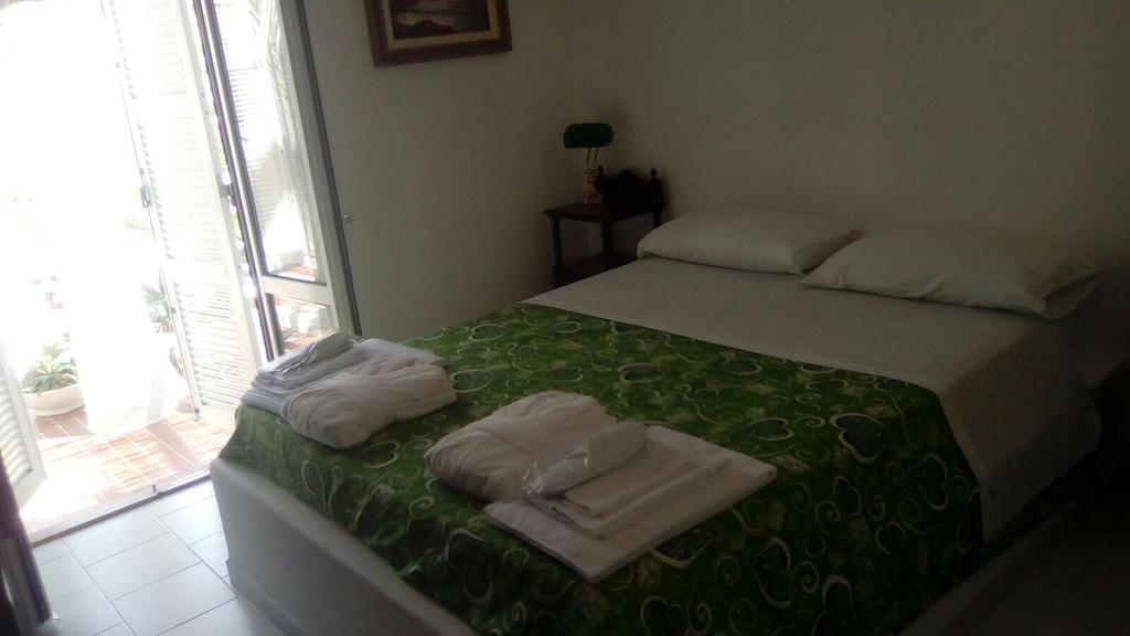 Cala Cavone Guest House Ponza Eksteriør billede